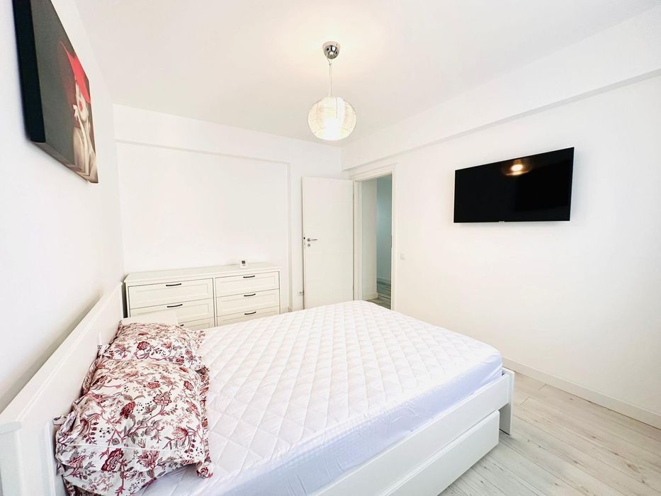 Închiriez apartament spațios cu 3 camere și 2 băi + Loc de Parcare Inclus Disponibil Imediat - More