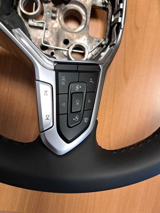 VW volan cu comenzi ca nou