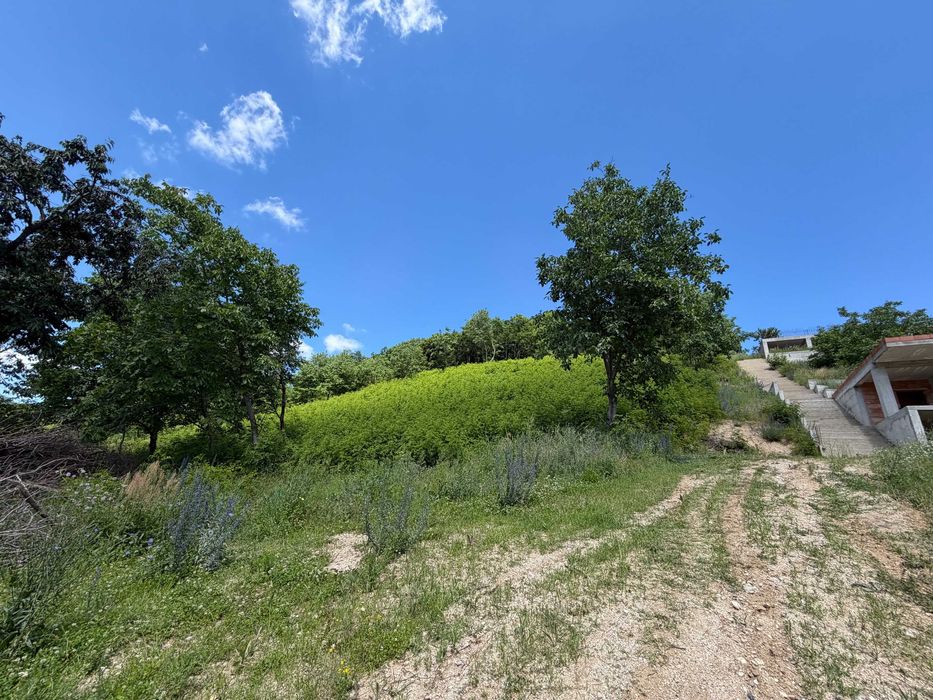 Vand teren intravilan 2.500 mp in Cisnadioara / jud. Sibiu