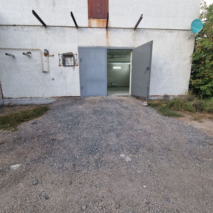 Сдам в аренду помещение под склад или цех  100 кв.м.
