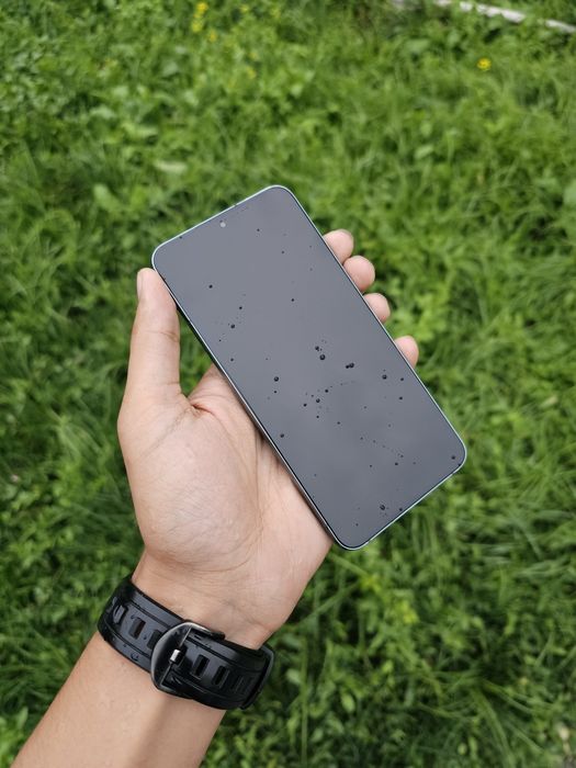 Samsung Galaxy S22 Plus + 5G. OzU 8/256 GB. Snapdragon. Imeka o'tkan