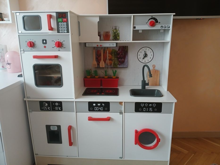 Детска дървена кухня
