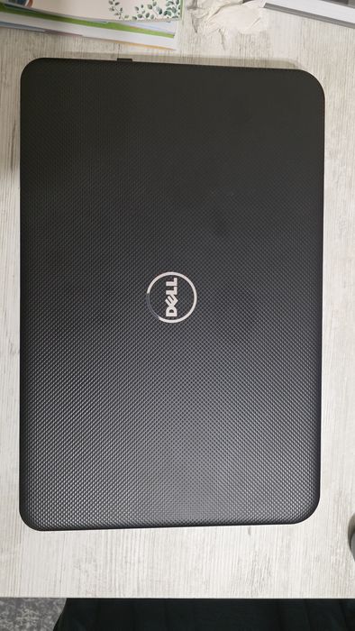 Vand/schimb Laptop Dell Inspiron 3721, display de 17 inch.