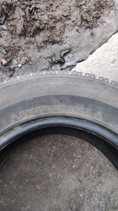 Шина на 225/70/16