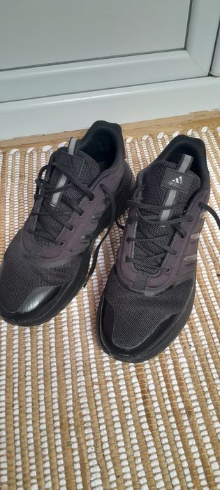 Vând Adidas Boost 44