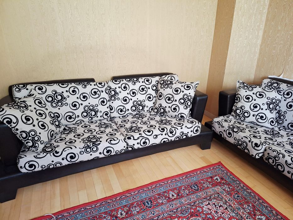 Продам Диван не раскладной