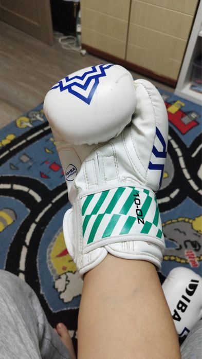 Продам боксерские перчатки