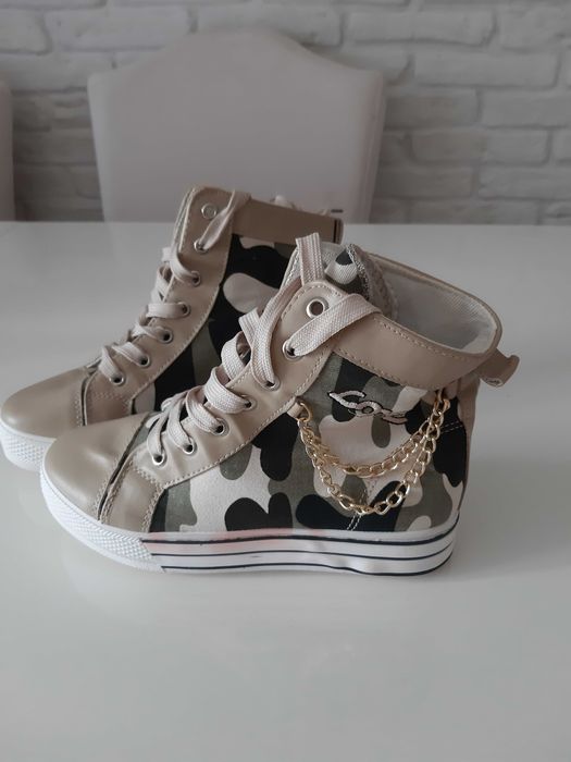 Мода дрехи и обувки