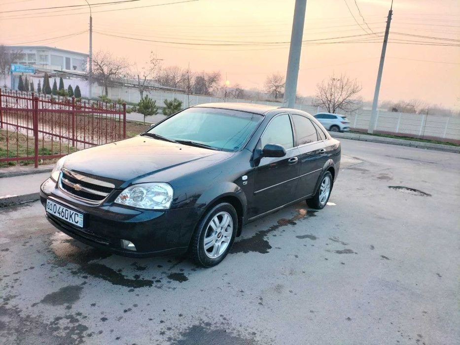 Лачетти 1,8. 3- позиция автомат  2012 год. пробег 144000.