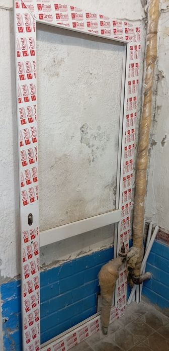 Дверь пластиковая без стекла