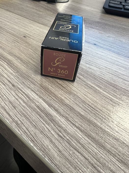 Продам помаду Евсен лоран