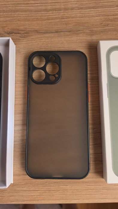 Кейсове iphone 17 pro max
