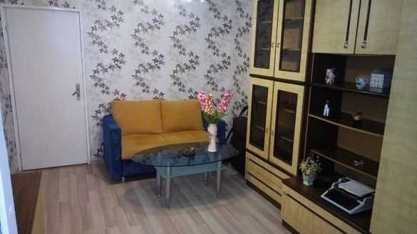 Дава се под наем Тристаен апартамент в Бургас, Славейков - 90 кв.м за 200 € - Снимка #2