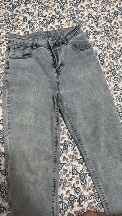 Джинсы-брюки женские