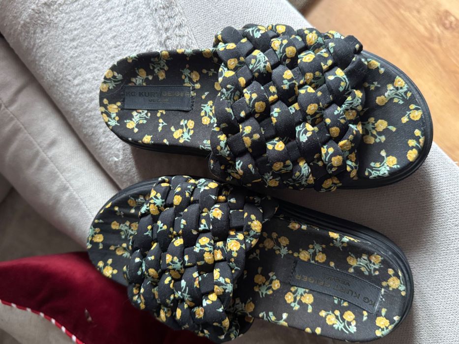 Чехли Kurt Geiger