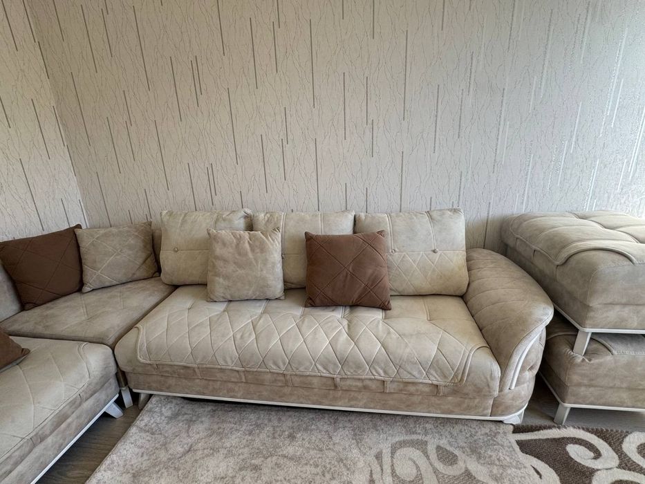 Уголок для гостиной в хорошем состоянии