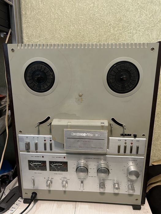 Катушечный магнитофон Снежеть-110