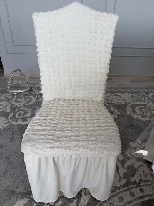 Стол со стульями