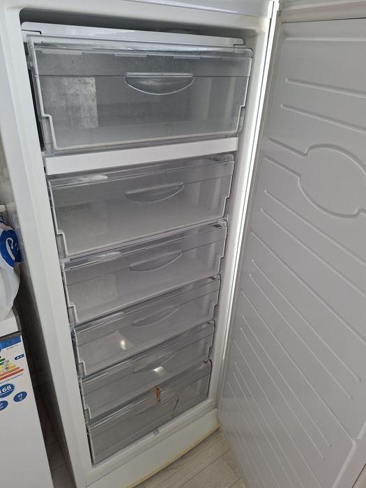 Продам морозильник