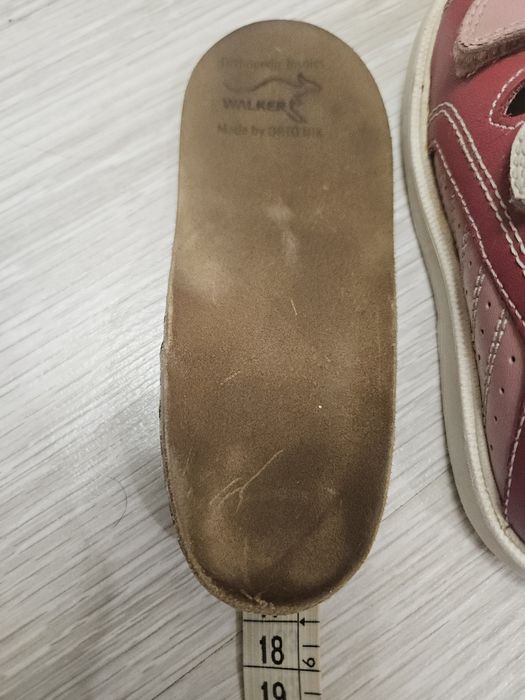 Продам ортопедический сандали с стельки для девочек