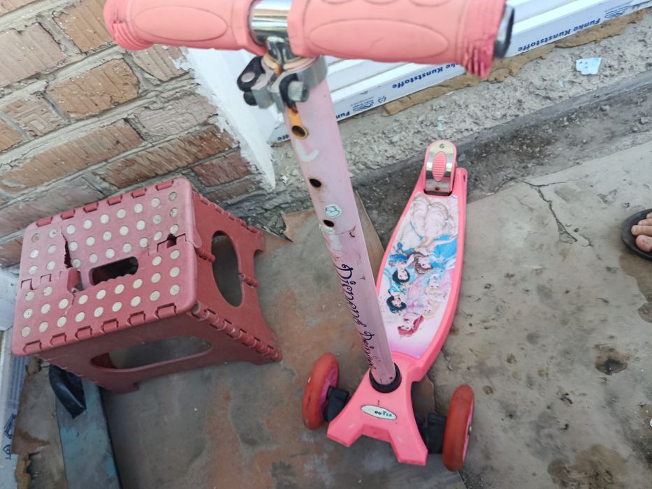 Продам самокат детский, не сломанный