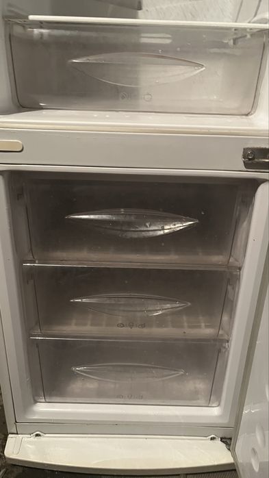 Холодильник продаю