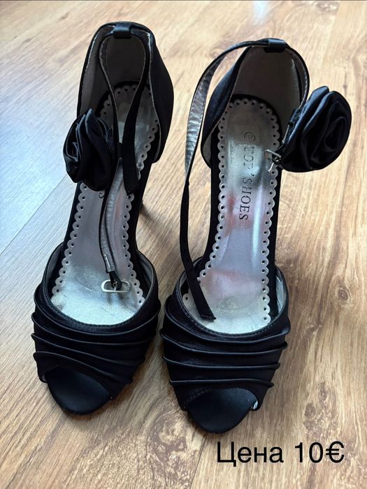 Дамски сандали черен сатен