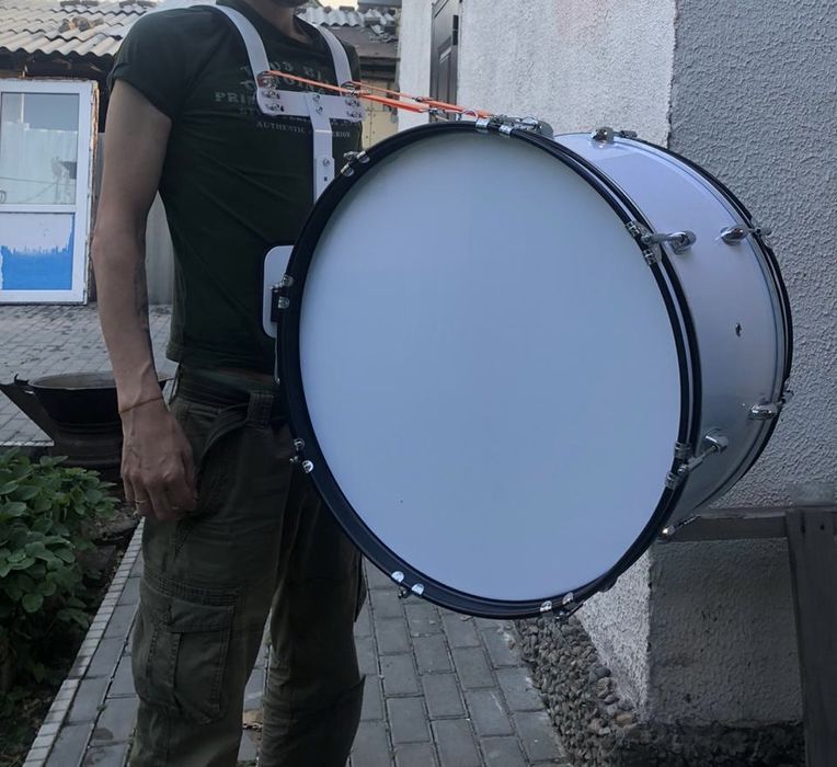 Бас бочка, маршевый барабан 22 дюйма