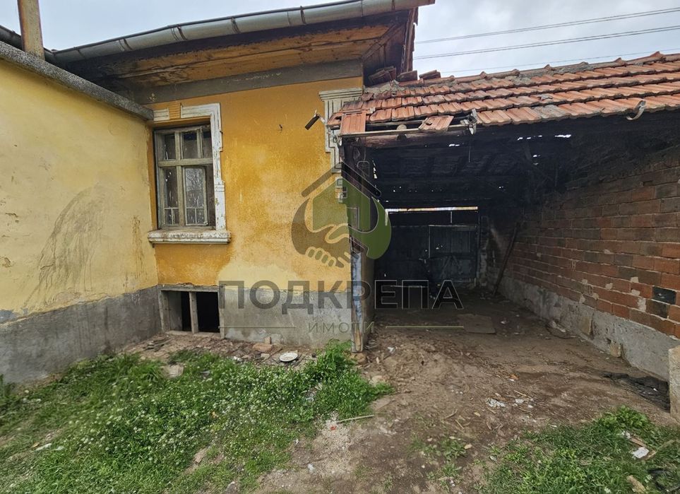 Къща в Пловдив, област-с.Чоба площ 234 цена 35000