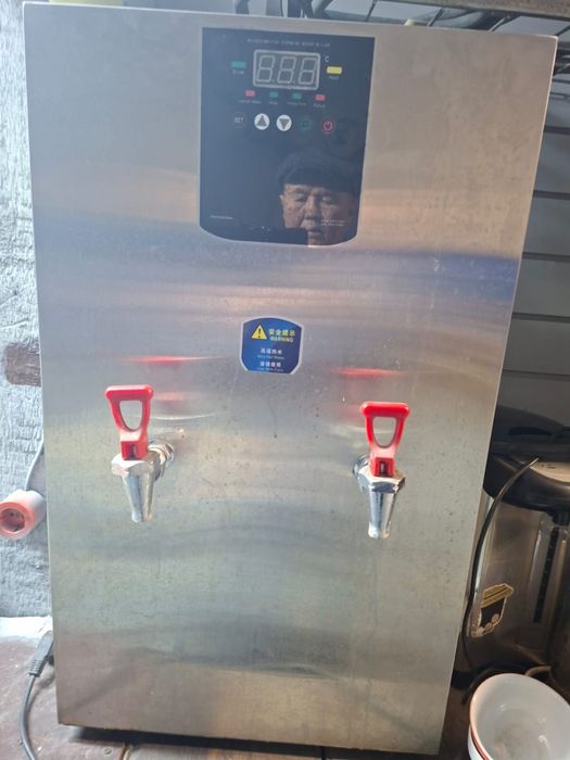 Продам бойлер 100 литровый