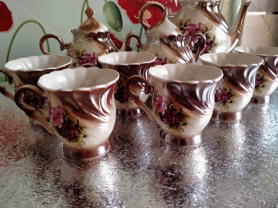 Продам чайный сервиз в отличном состоянии.