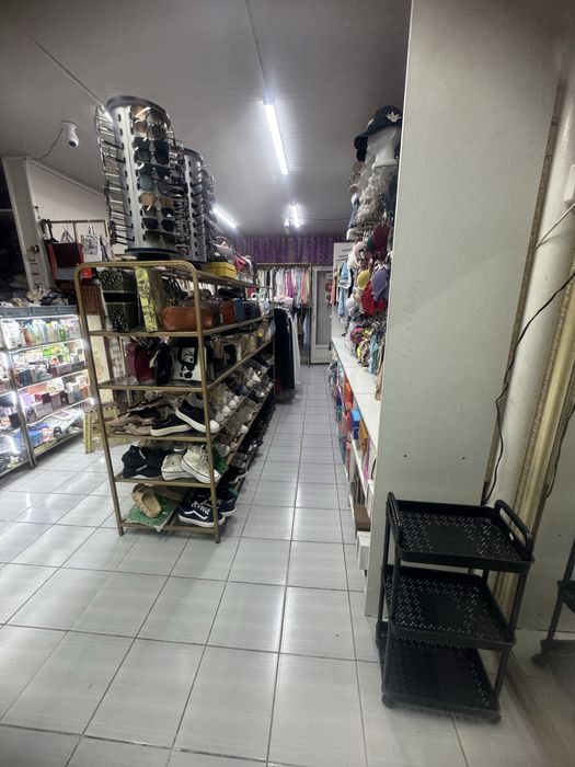 Магазин косметики и одежды