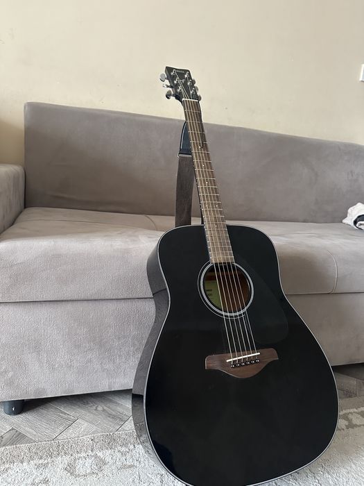 Аренда гитара акустика