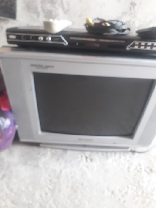 Телевизор.цвеиной.и.тюнер