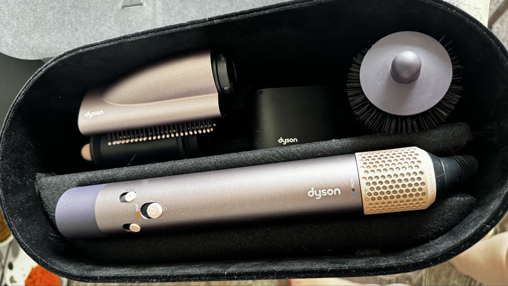 Dyson стайлер продаю