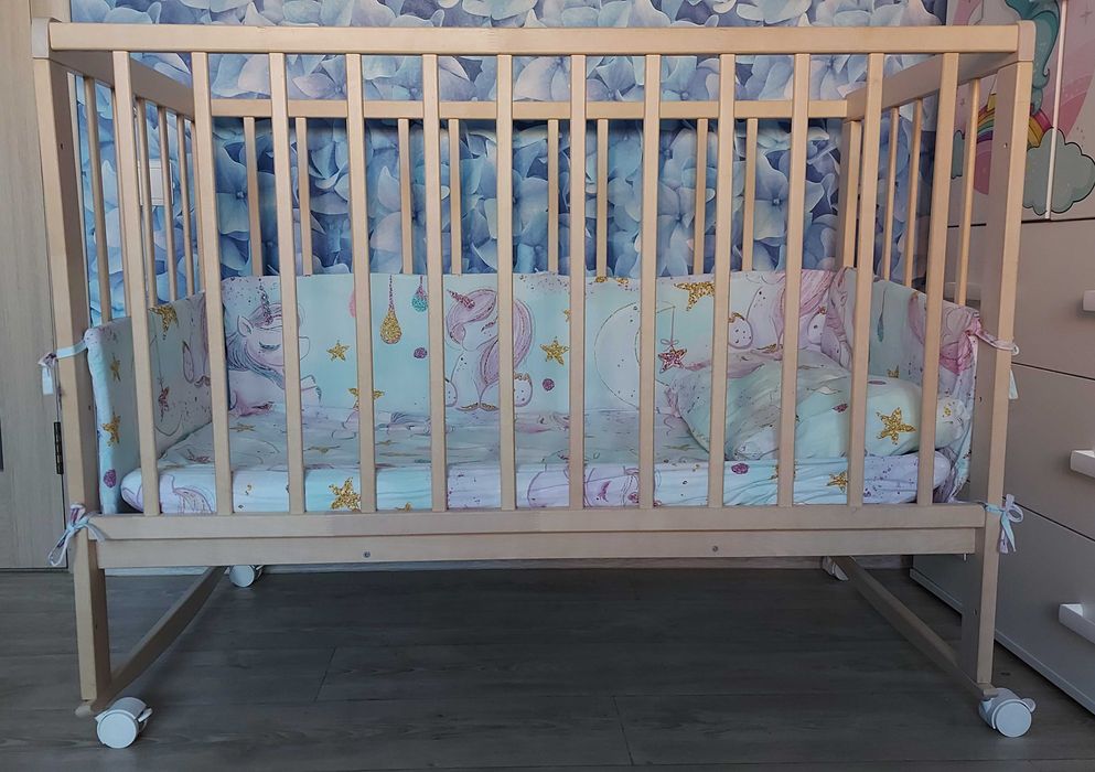 Детская кроватка