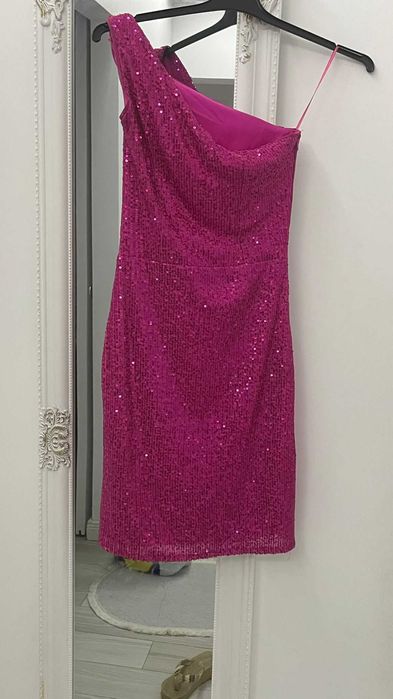 Rochie noua paiete roz masura S