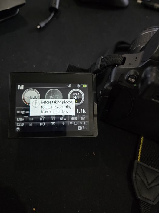 Nikon D3500 + obiective 18-55 si 55-200 (sub 2000 cadre)