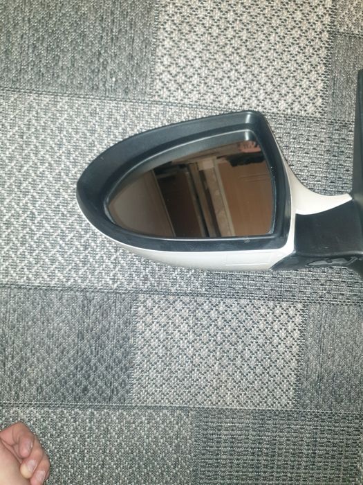 левое зеркало на Kia Sportage