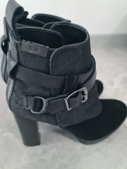 Дамско яке и обувки