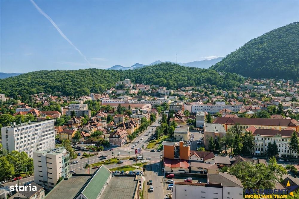 Apartament 3 camere decomandat, cu boxa si parcare, pozitie centrala,
