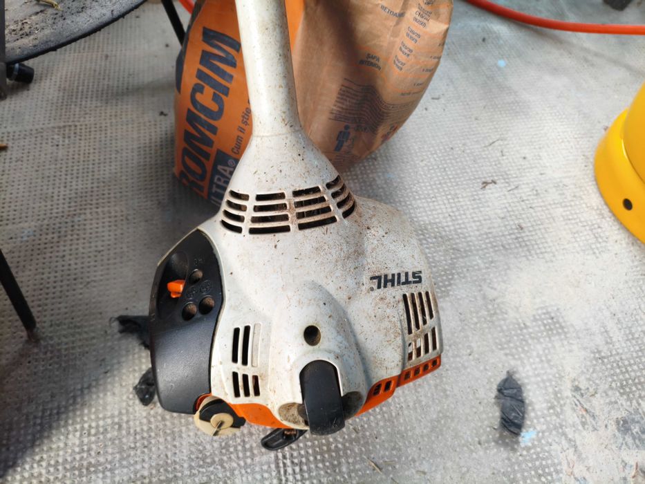 MOTOCOASA STIHL FS 56 cu fir si cutit