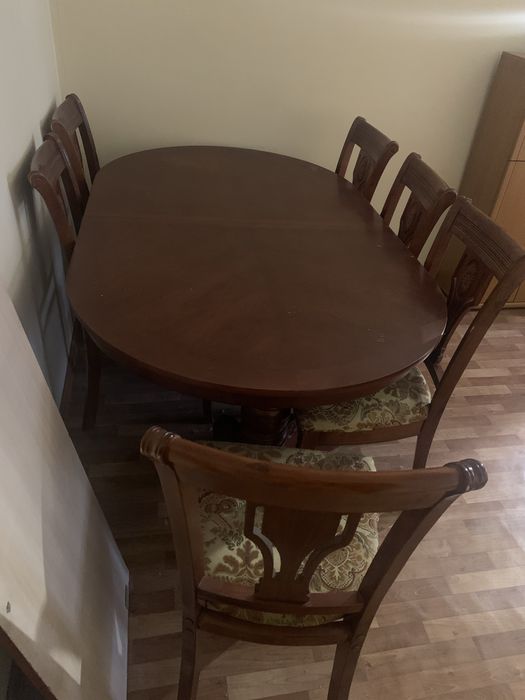 Стол со стульями
