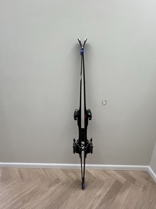 Продам лыжи горные и ботинки