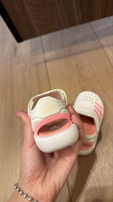 Босоножки adidas + подарок