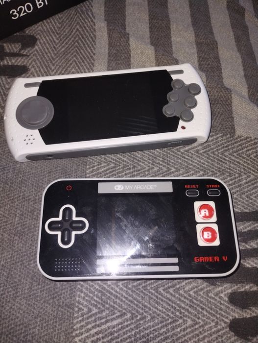 Продам игровые консоли
