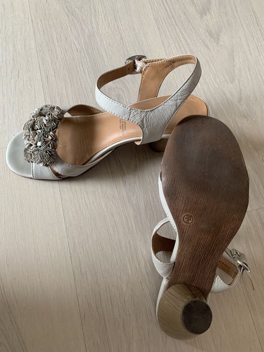 Vand sandale piele nude(38)superbe.