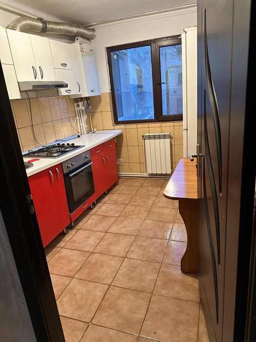 Închiriez apartament zona shoping City mall