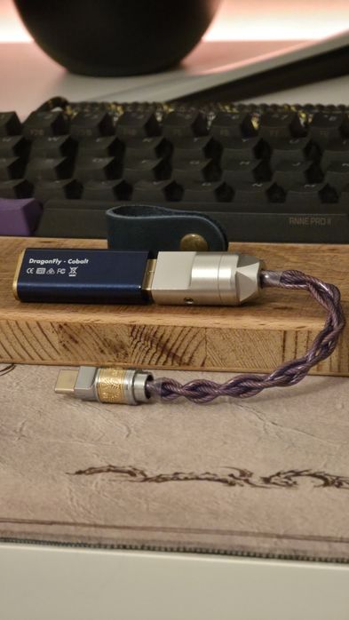Dragonfly Cobalt DAC/AMP Casti IEM