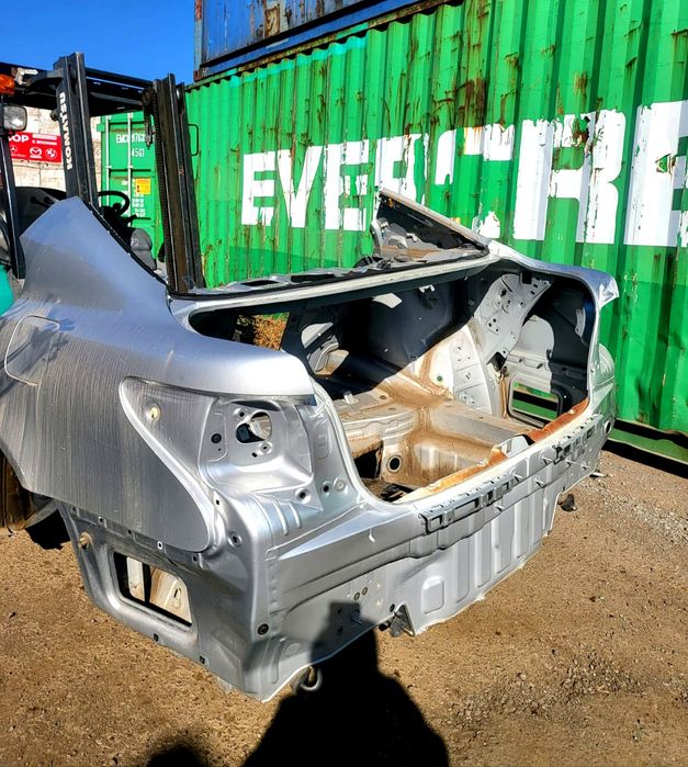 Задняя часть Lexus LS 460